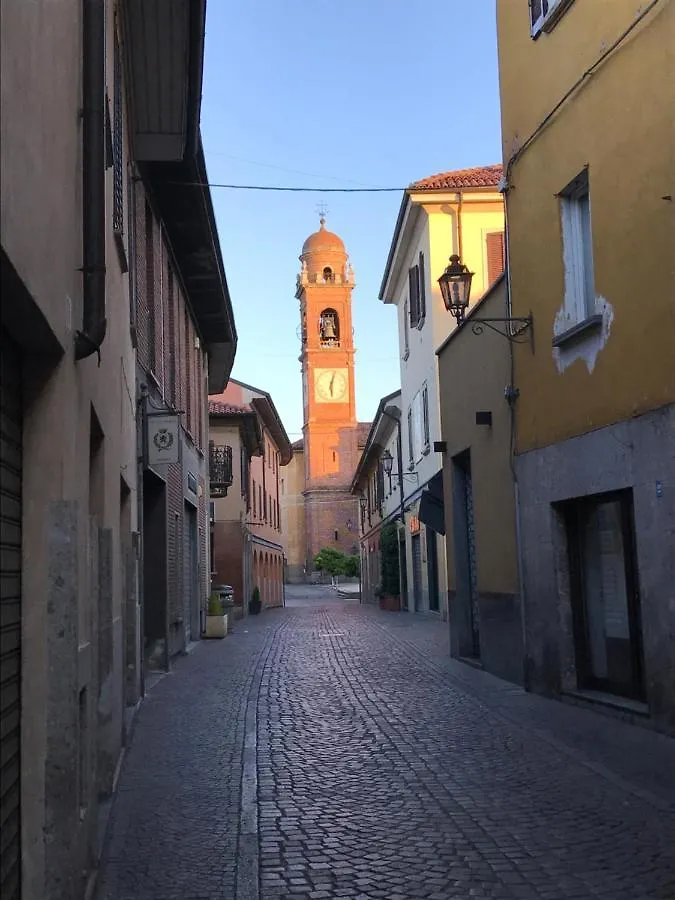 Casa Di Arianna In Centro Storico A Vimercate 0*,  Itália