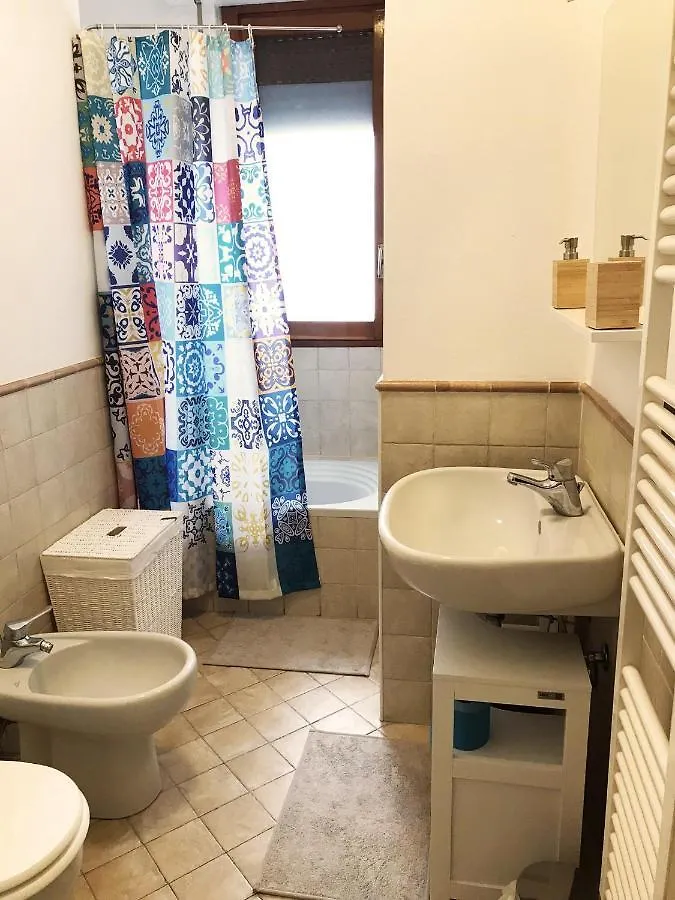 Casa Di Arianna In Centro Storico A Vimercate 0*,  Itália